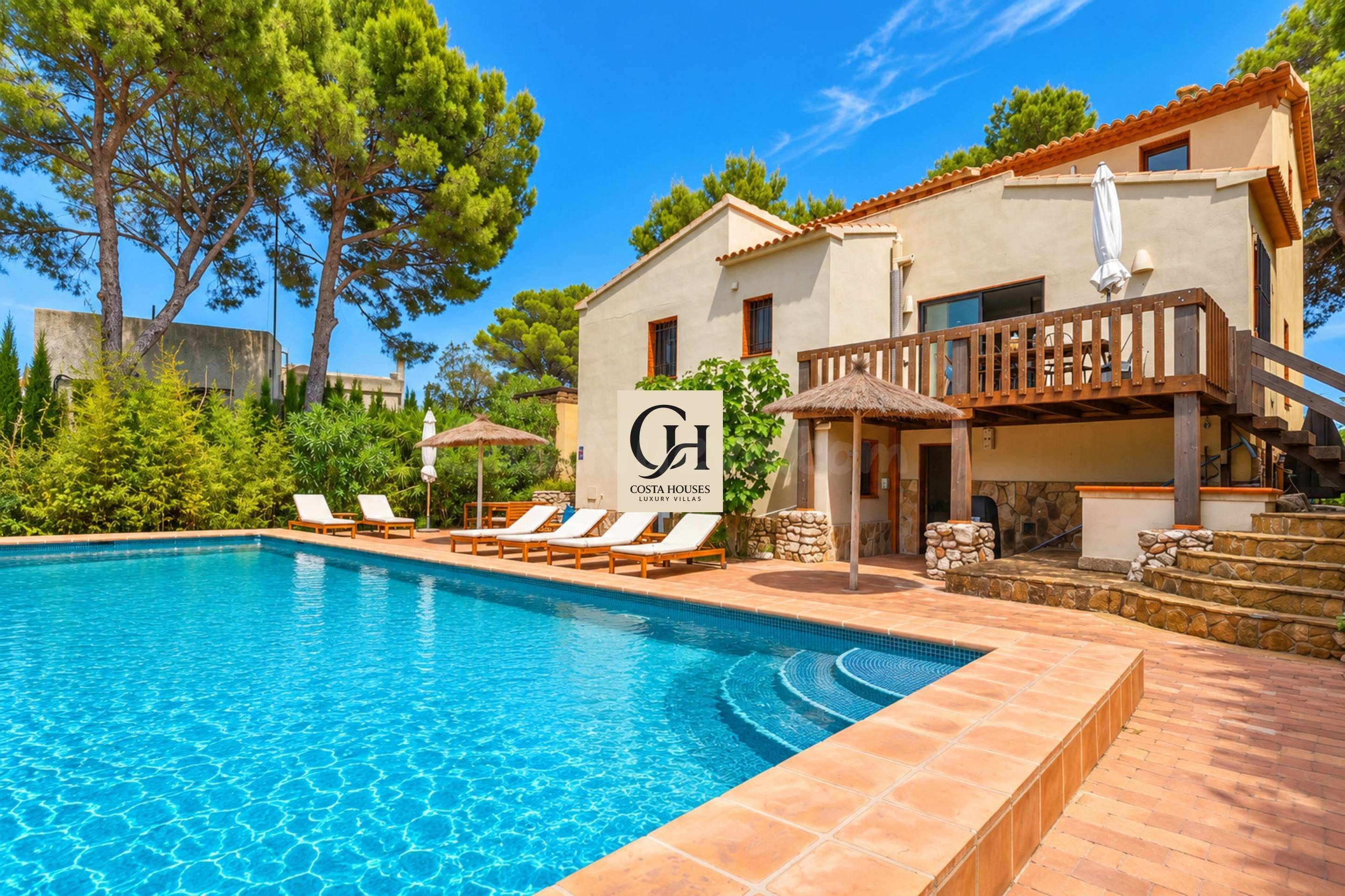 VILLA GRANADELLA · VISTAS AL MAR, NATURALEZA Y PRIVACIDAD EN PARQUE NATURAL GRANADELLA JAVEA