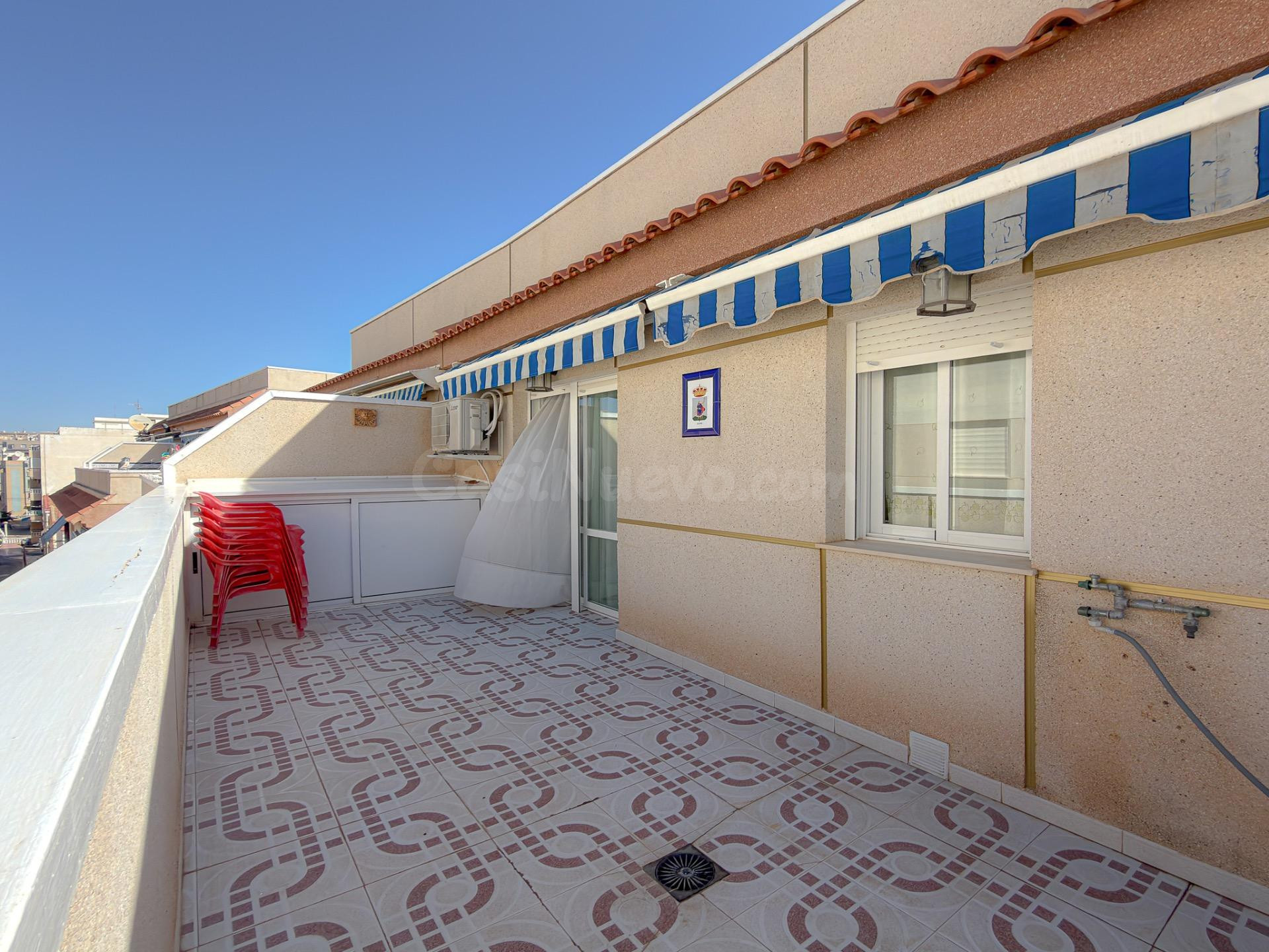 La Mata! Extraordinario Ático completamente exterior, con gran terraza a 200 metros de la playa