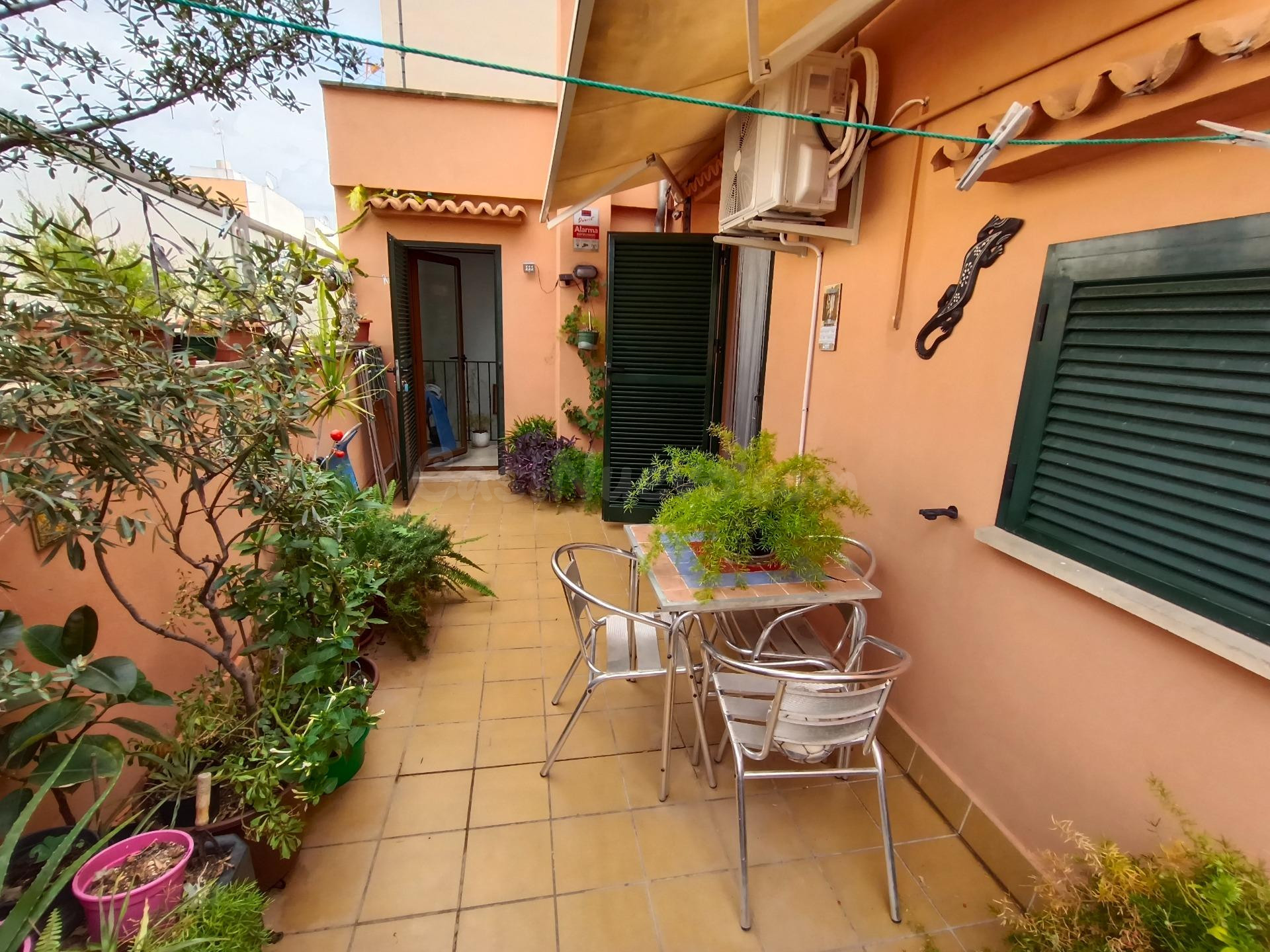 Se vende piso en la zona de Son Canals