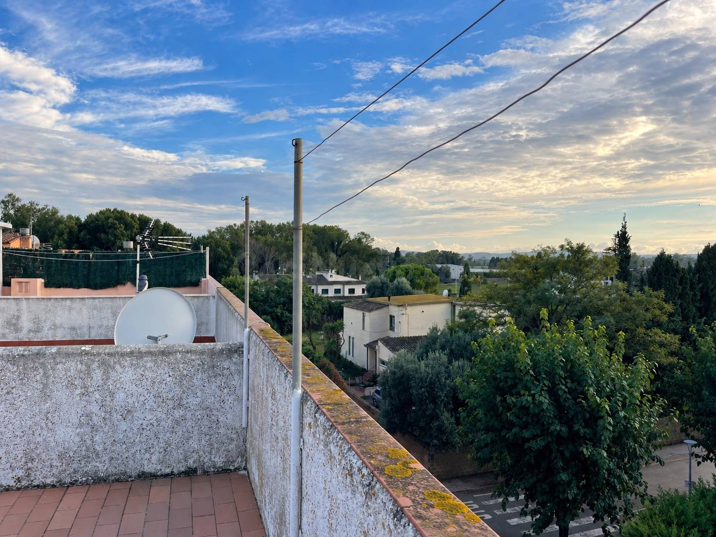 Piso luminoso con terraza privada en el ático y trastero en  - foto 2