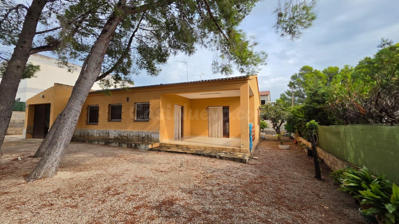 Casa unifamiliar en planta baja con piscina y parcela de 800 - foto 2