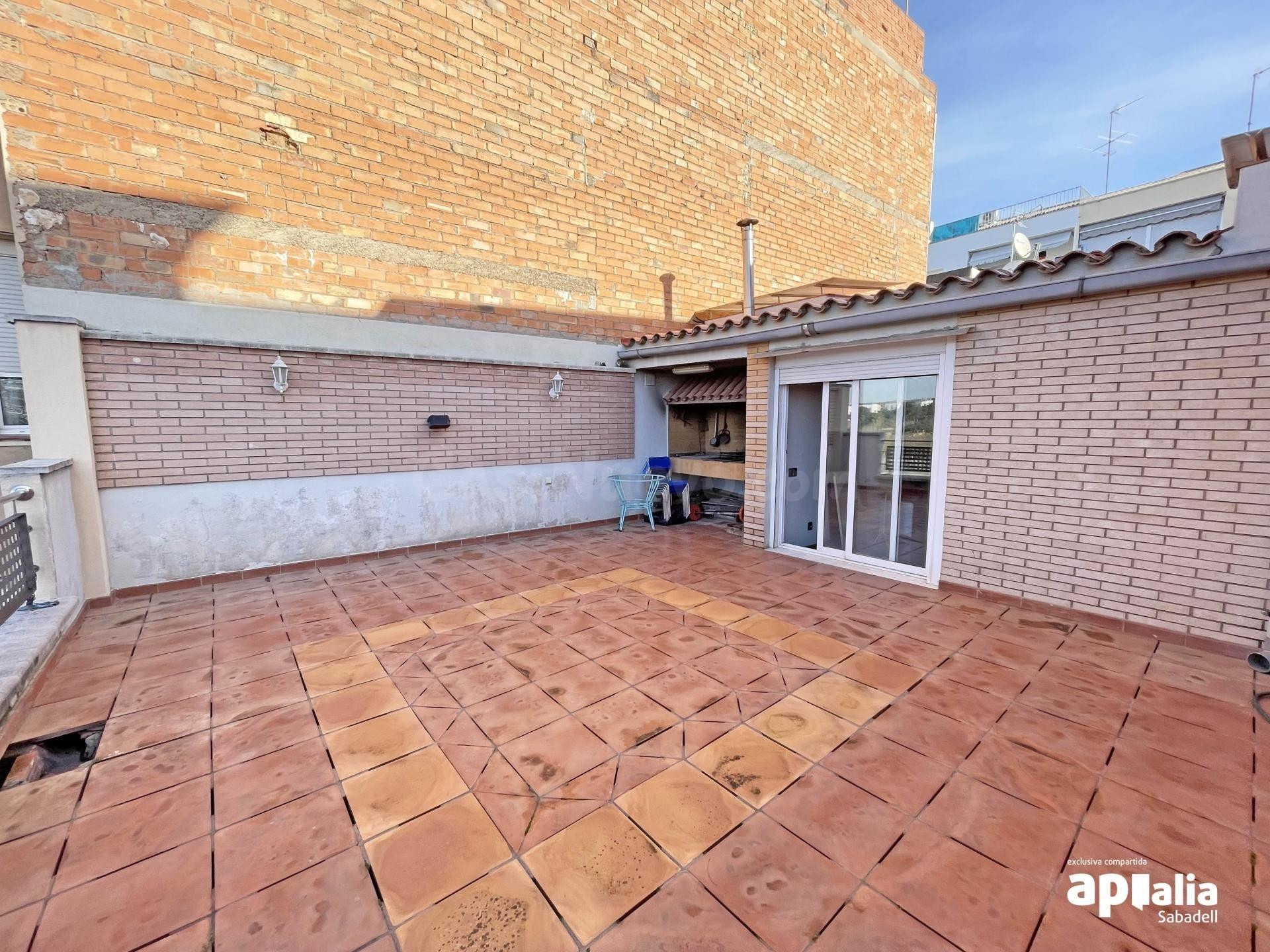 Magnífica casa en venta en Ca N'Oriach, Sabadell - foto 3