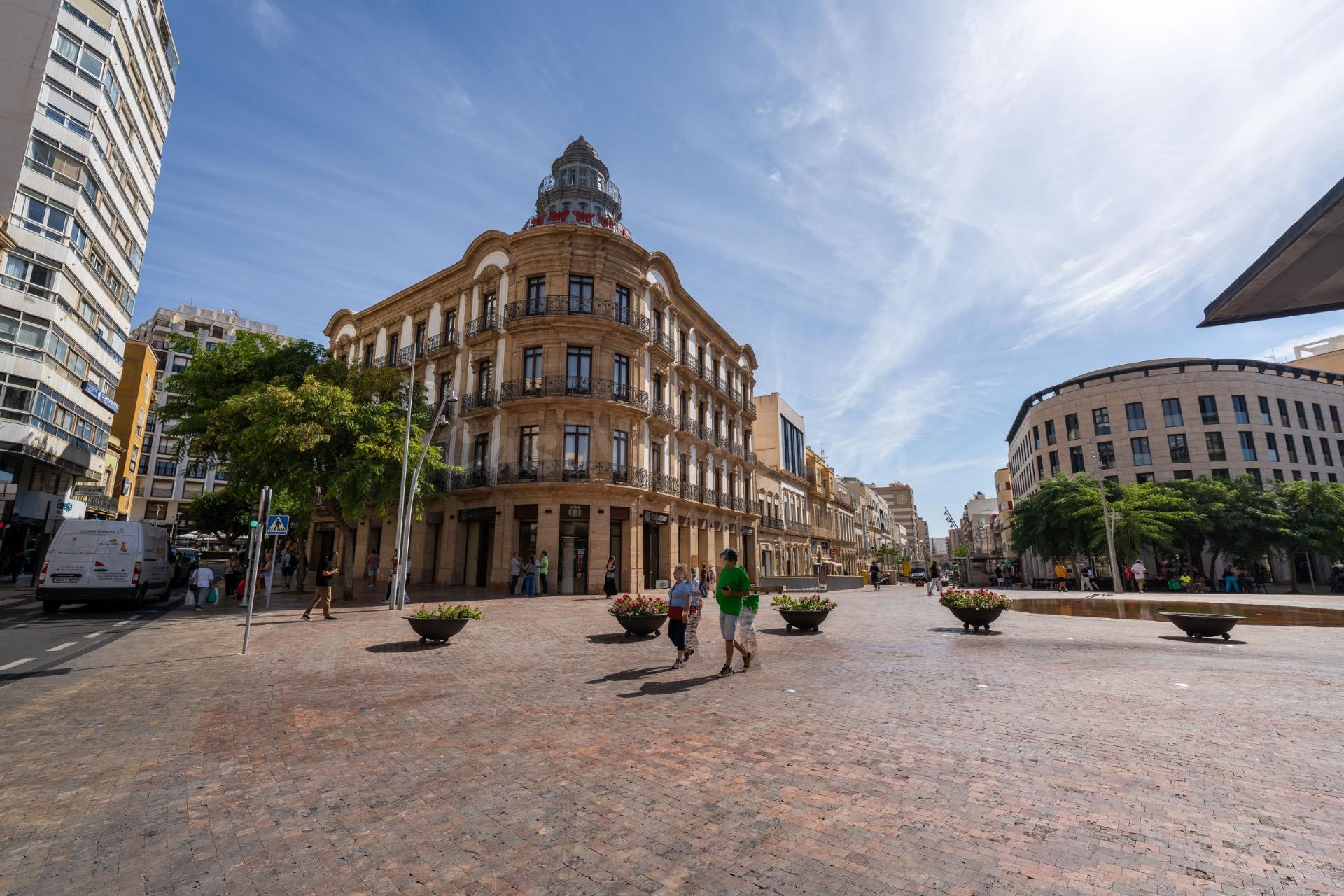 Amplio Piso en Venta en el Corazón de Almería