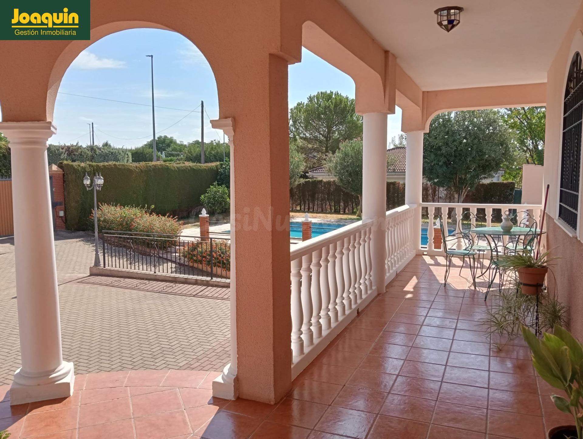 Espectacular chalet urbano con piscina y casa de invitados e - foto 3