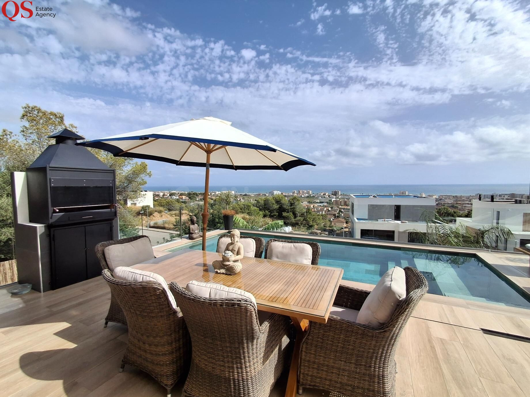 Villa contemporánea con piscina y vistas panorámicas al mar  - foto 4