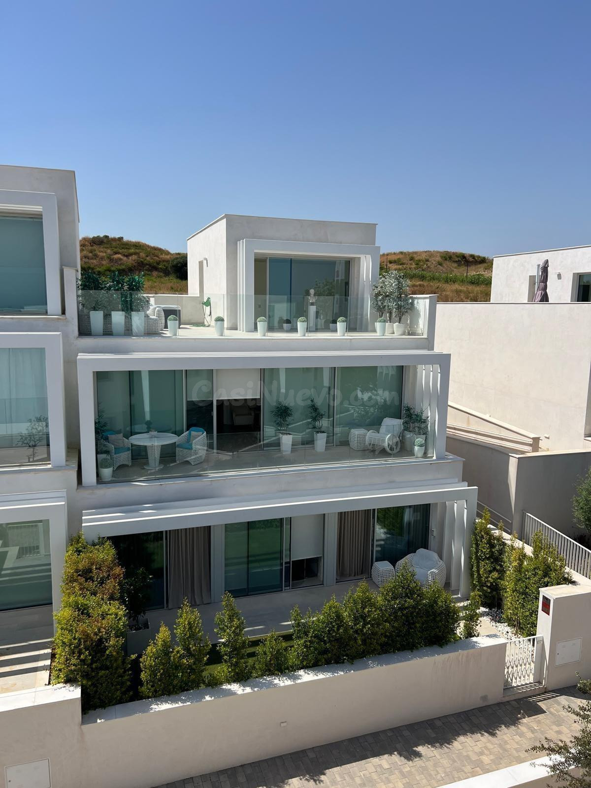 **Exclusivo chalet adosado en Sotogrande Alto: elegancia, co - foto 4