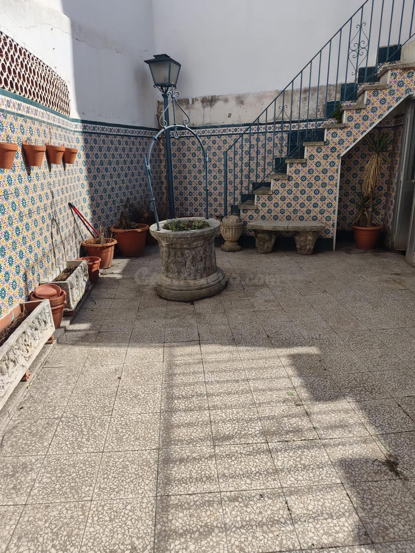 CASA EN EL CENTRO CON PATIO