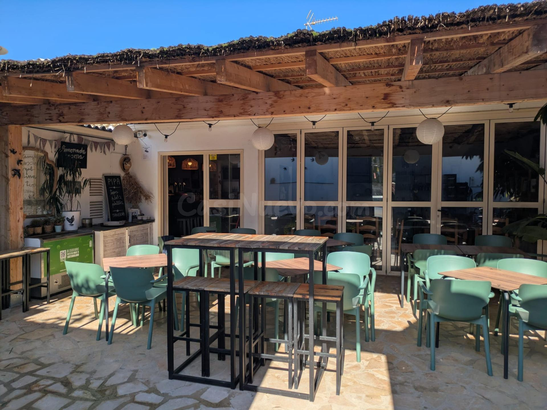Se traspasa acogedor bar en Poble Nou del Delta (Delta del Ebro)