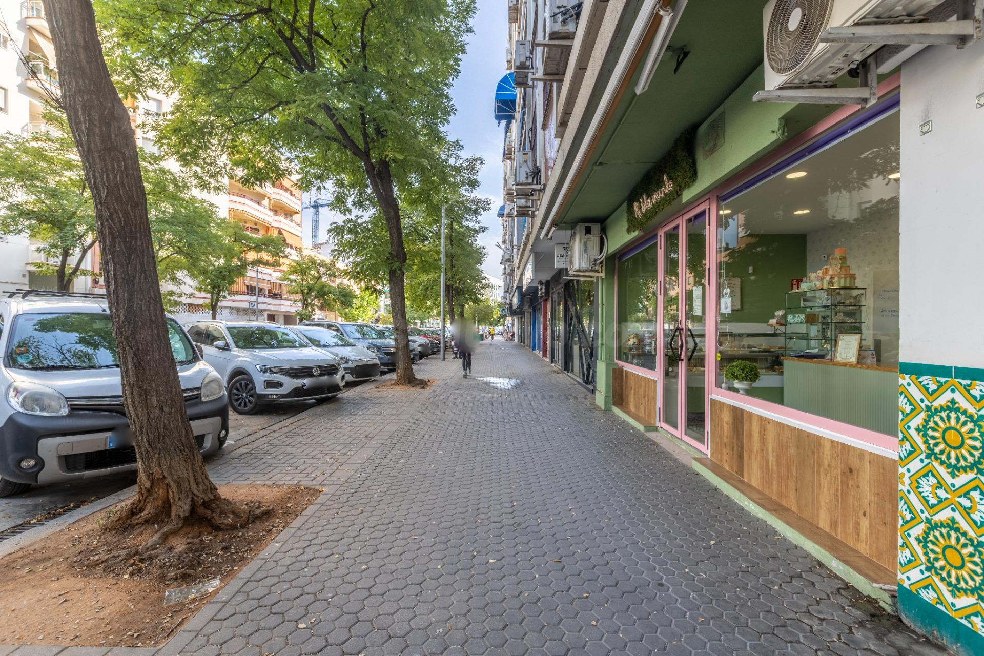 LOCAL COMERCIAL EN CALLE AMADOR DE LOS RÍOS – EXCELENTE UBICACIÓN Y POTENCIAL DE INVERSIÓN