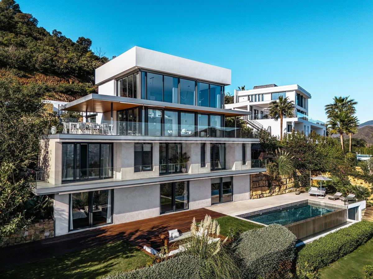 Chalet 6 habitaciones 640m² en venta - Ojen pueblo