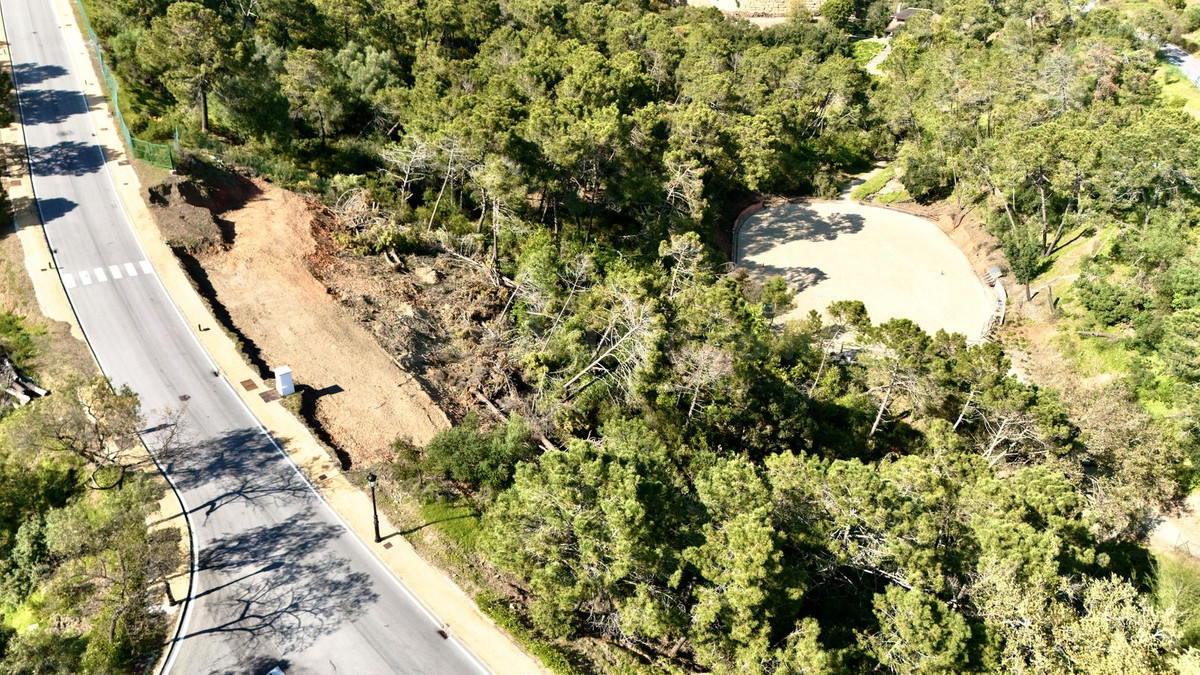 Parcela única en Benahavís para proyecto residencial exclusivo