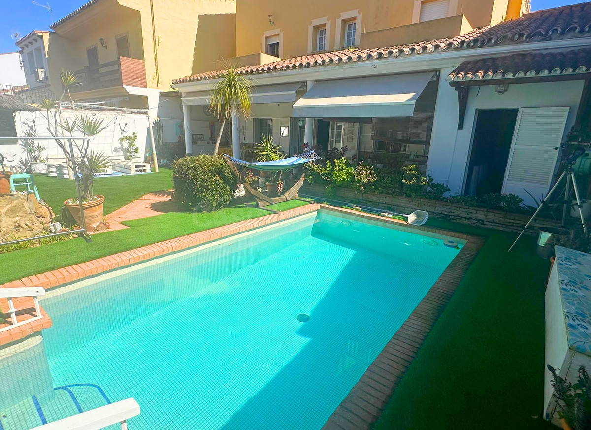 Chalet 5 habitaciones 300m² en venta - Costa Del Sol - foto 2