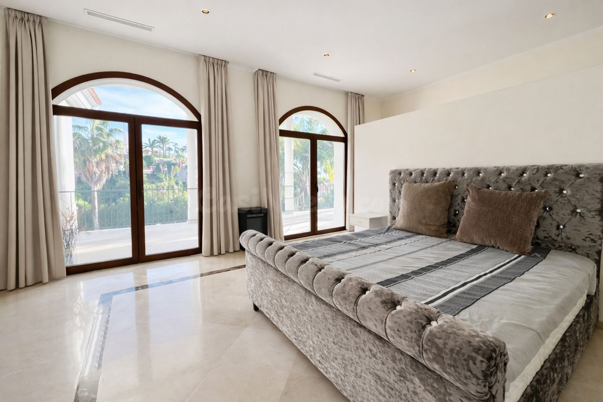 Chalet 7 habitaciones 876m² en venta - Costa del Sol - foto 4