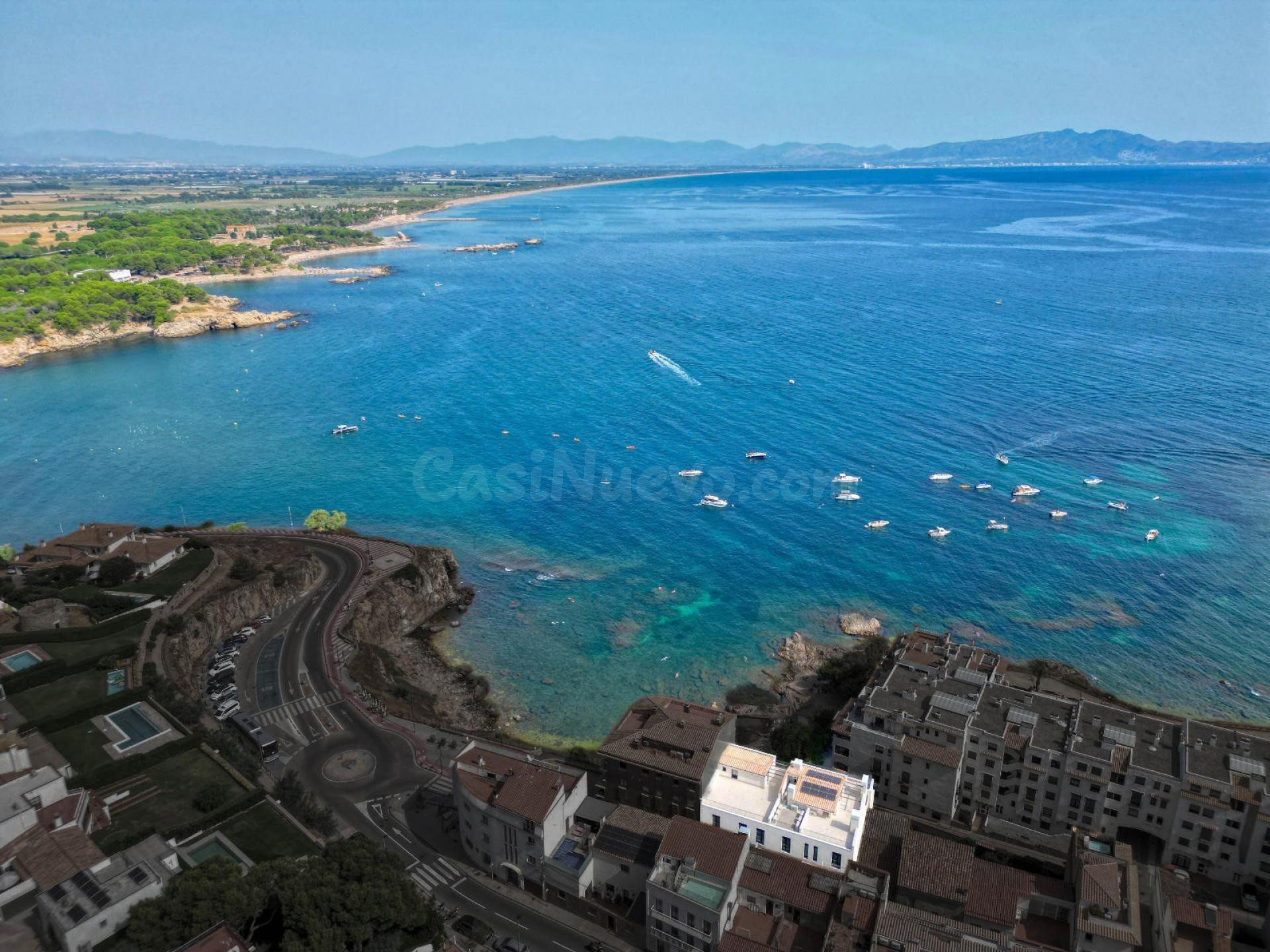 Apartamento de obra nueva con vistas al mar a pocos metros de la playa  en L’Escala