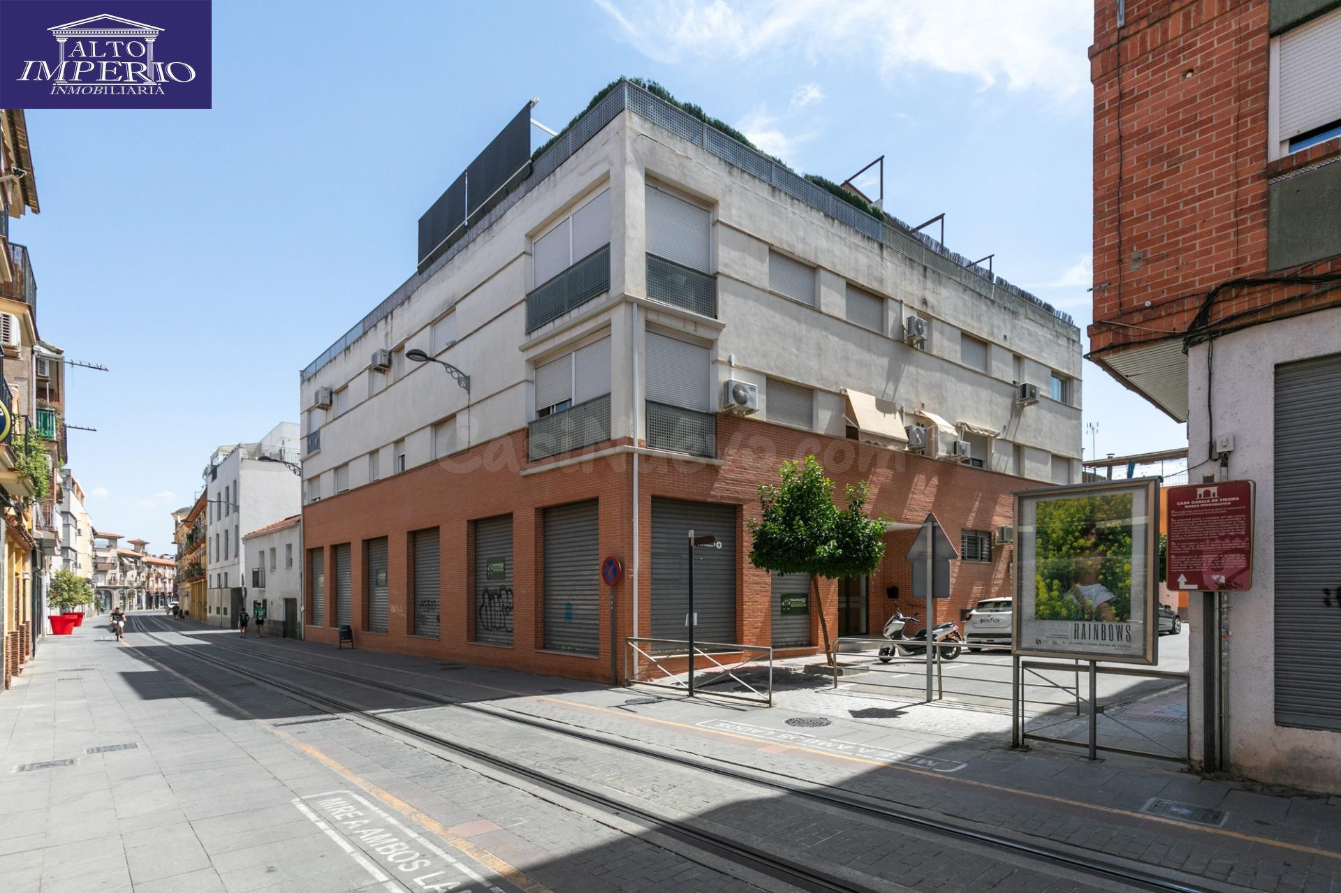 Piso en Armilla Centro con patio de 46 m2, 2 dormitorios y metro