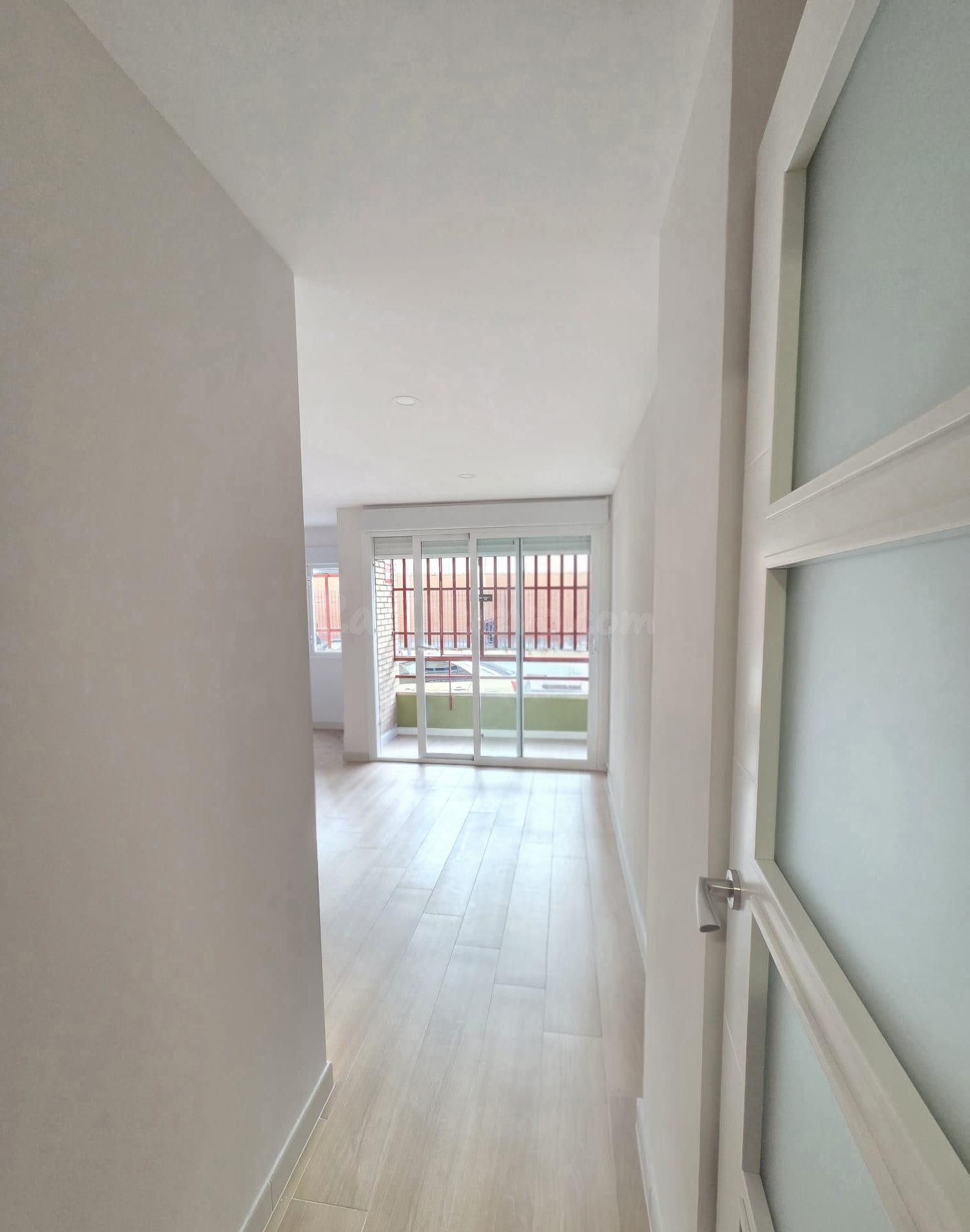 Piso en alquiler en Sevilla muy cerca de Viapol - foto 3