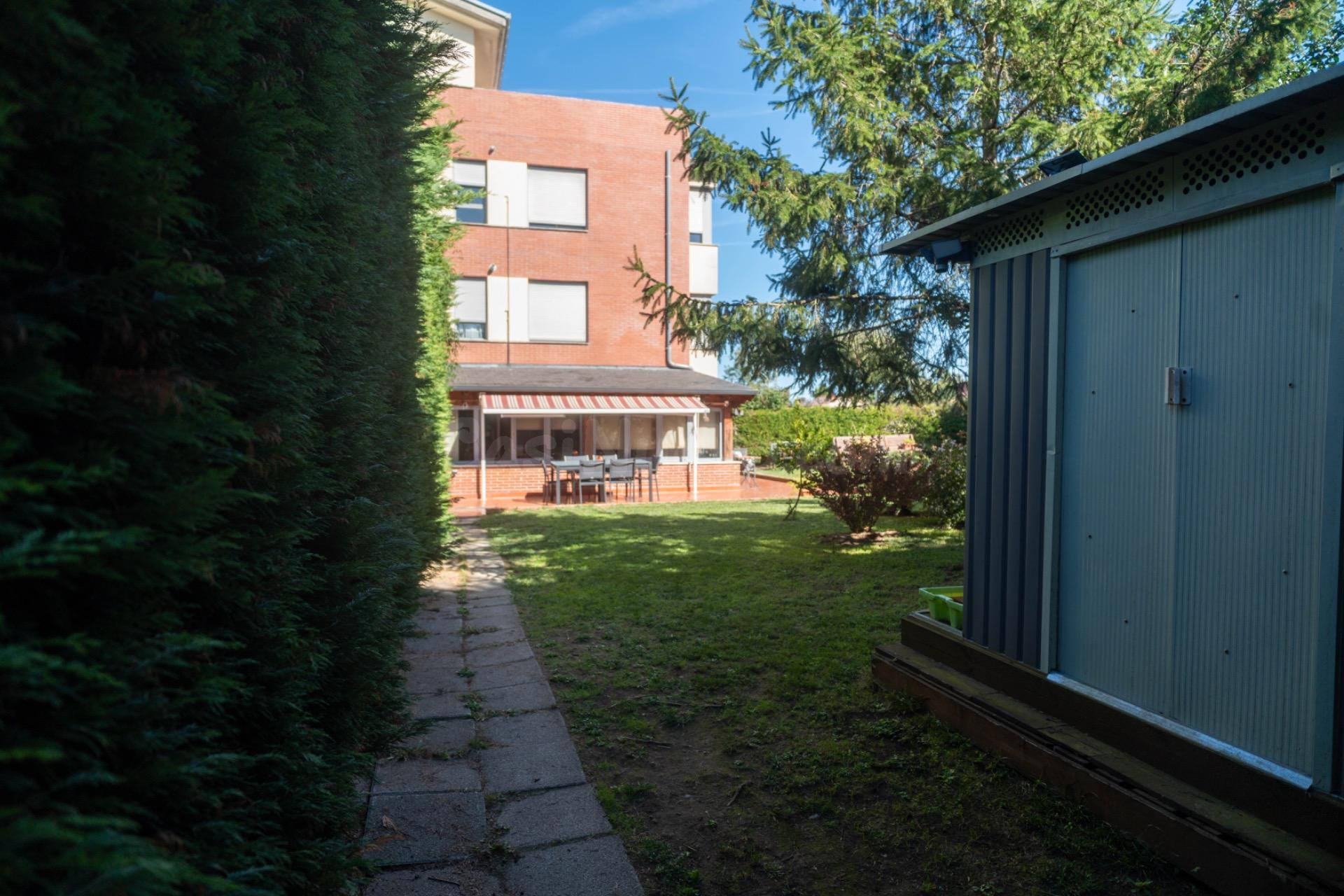 BAJO CON JARDIN EN CAMARREAL SANTANDER