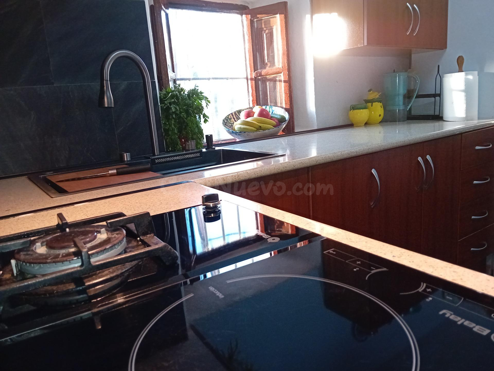 Encantadora Casa de Pueblo en Canillas de Aceituno - foto 2