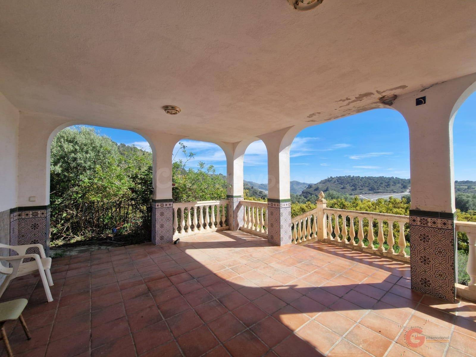 Finca rústica con cortijo y gran porche en Pago Los Palmares