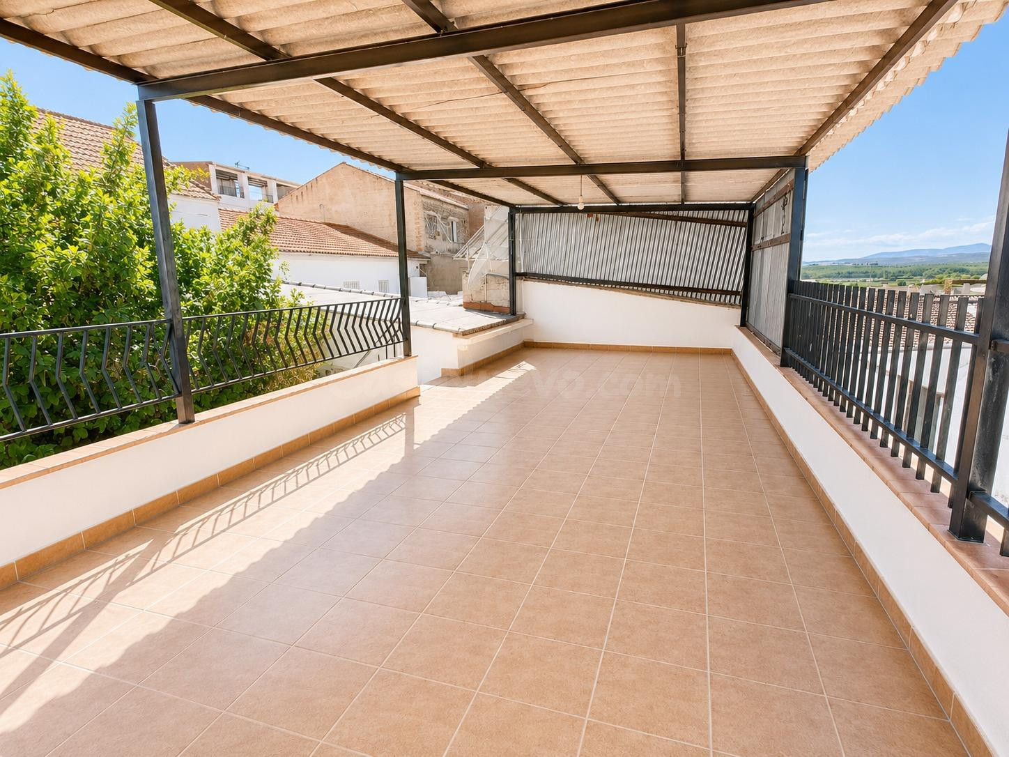 UNA CASA PARA VIVIRLA, NO PARA QUEDARSE SIN ESPACIO EN LACHAR
