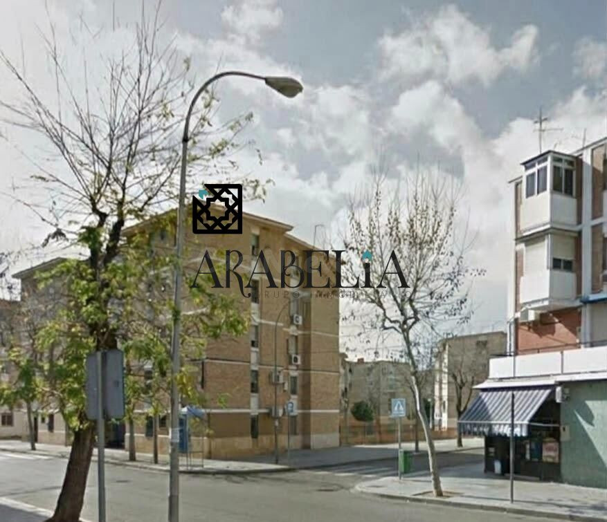 ¡Oportunidad Única en Córdoba! Piso para reformar de 3 habitaciones por solo €48,800 ✨