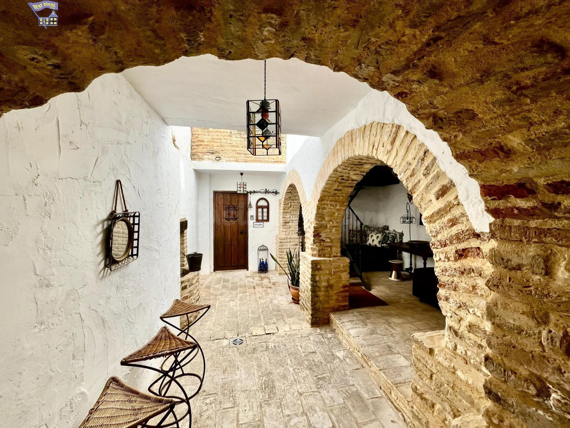 SE VENDE 2 PROPIEDADES  EN EL CASCO ANTIGUO DE ARCOS