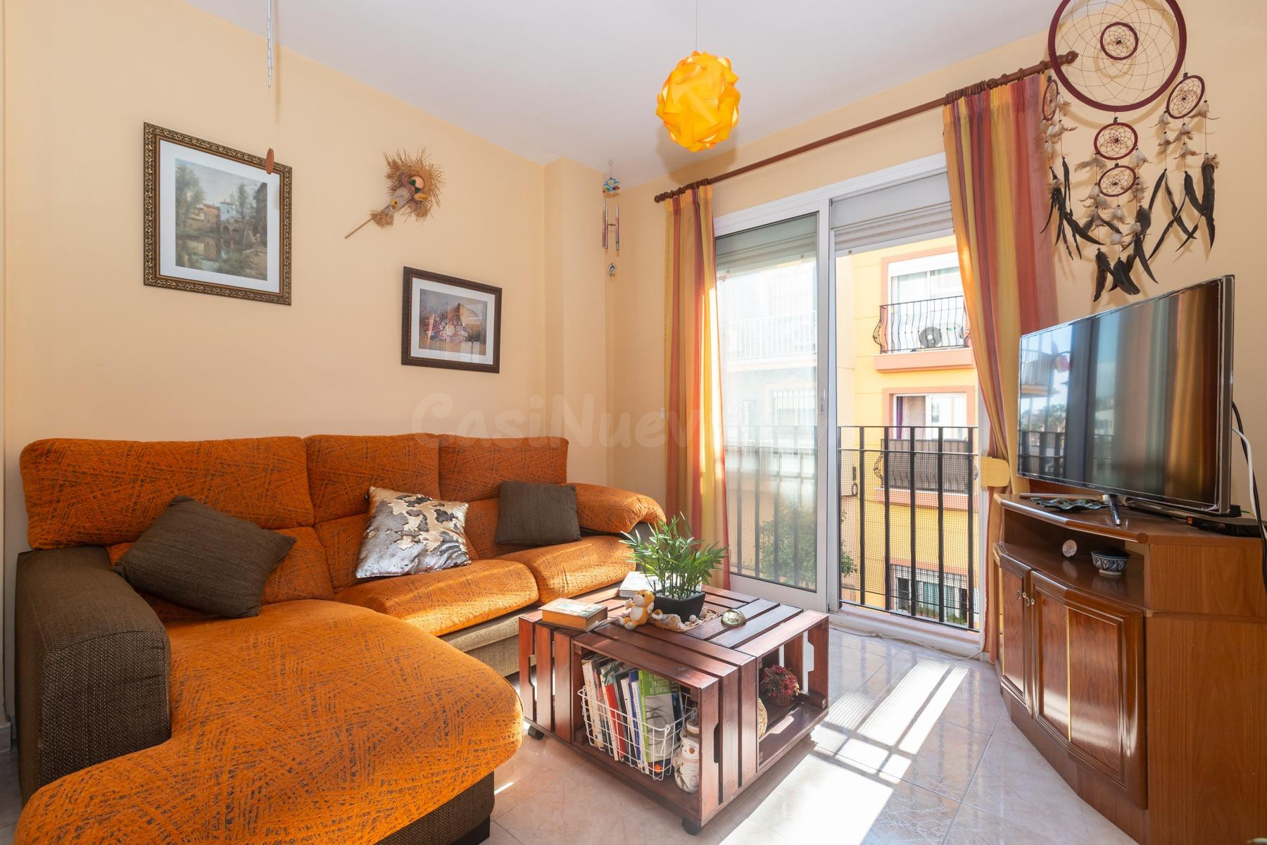 ¡Tu nuevo hogar te espera! Piso de 3 habitaciones en zona Hi - foto 3