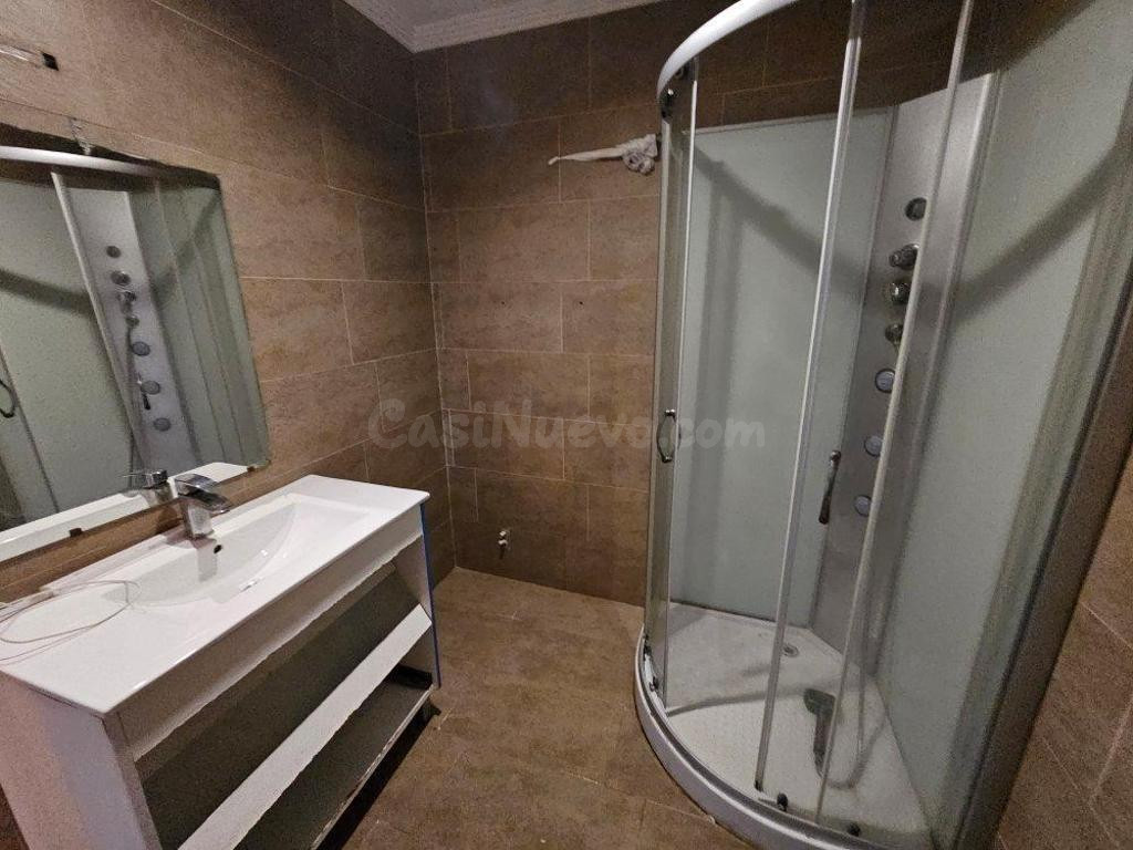 Gran casa con local de 160m2 en Reus - foto 5