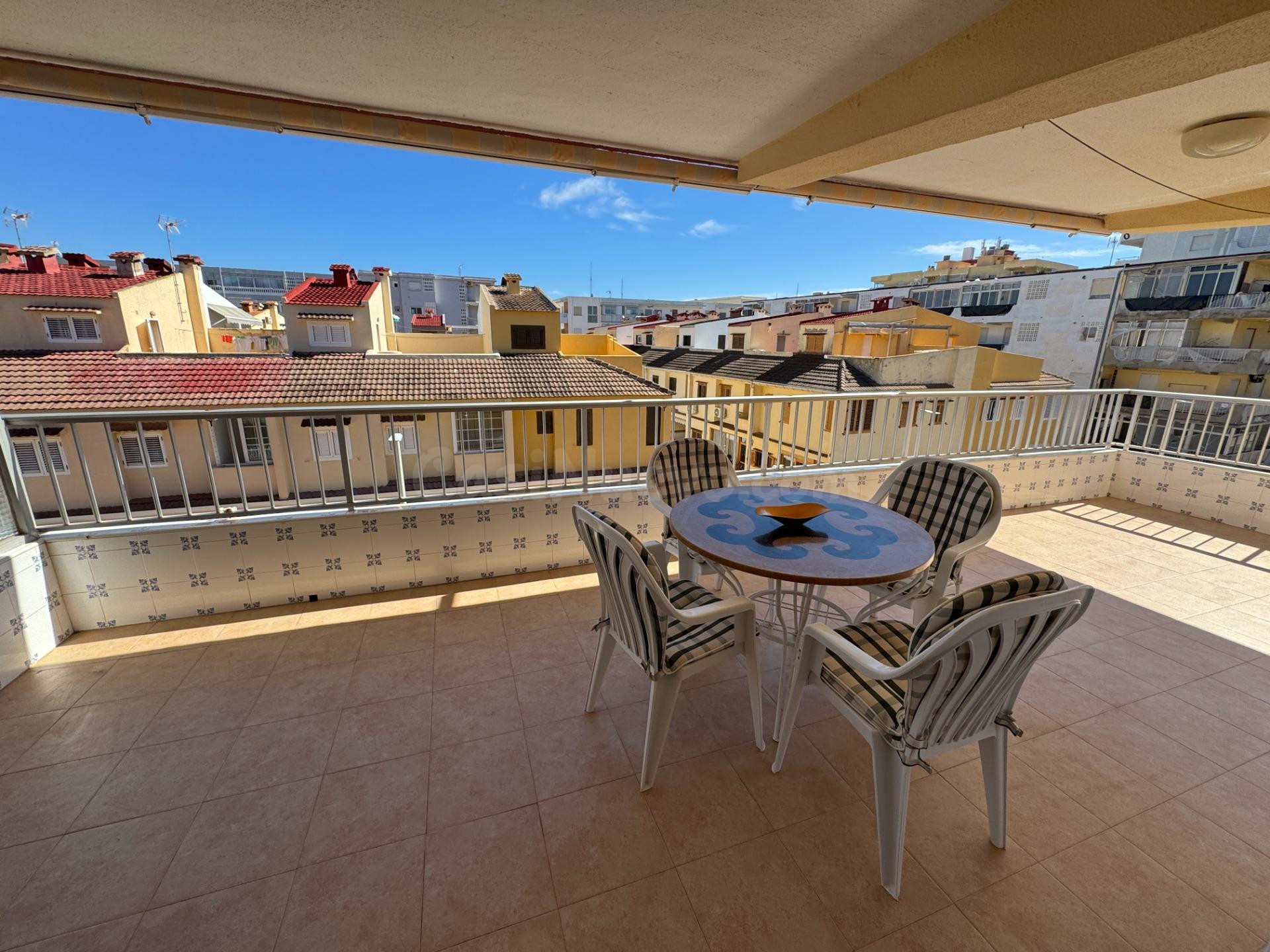 APARTAMENTO CON REFORMA INTEGRAL GRAN TERRAZA Y A ESCASOS ME