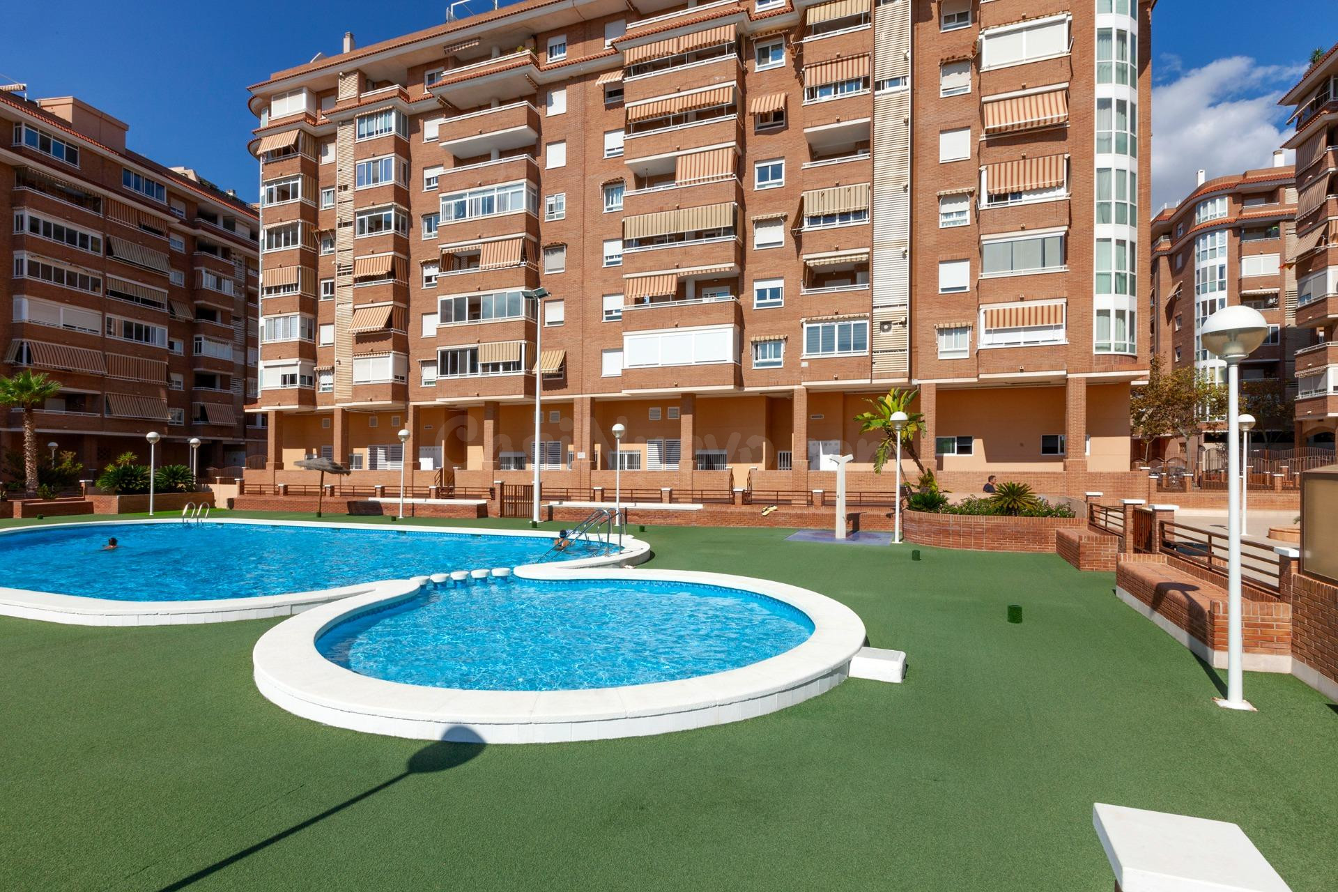 Piso con piscina en el Parque Lo Torrent