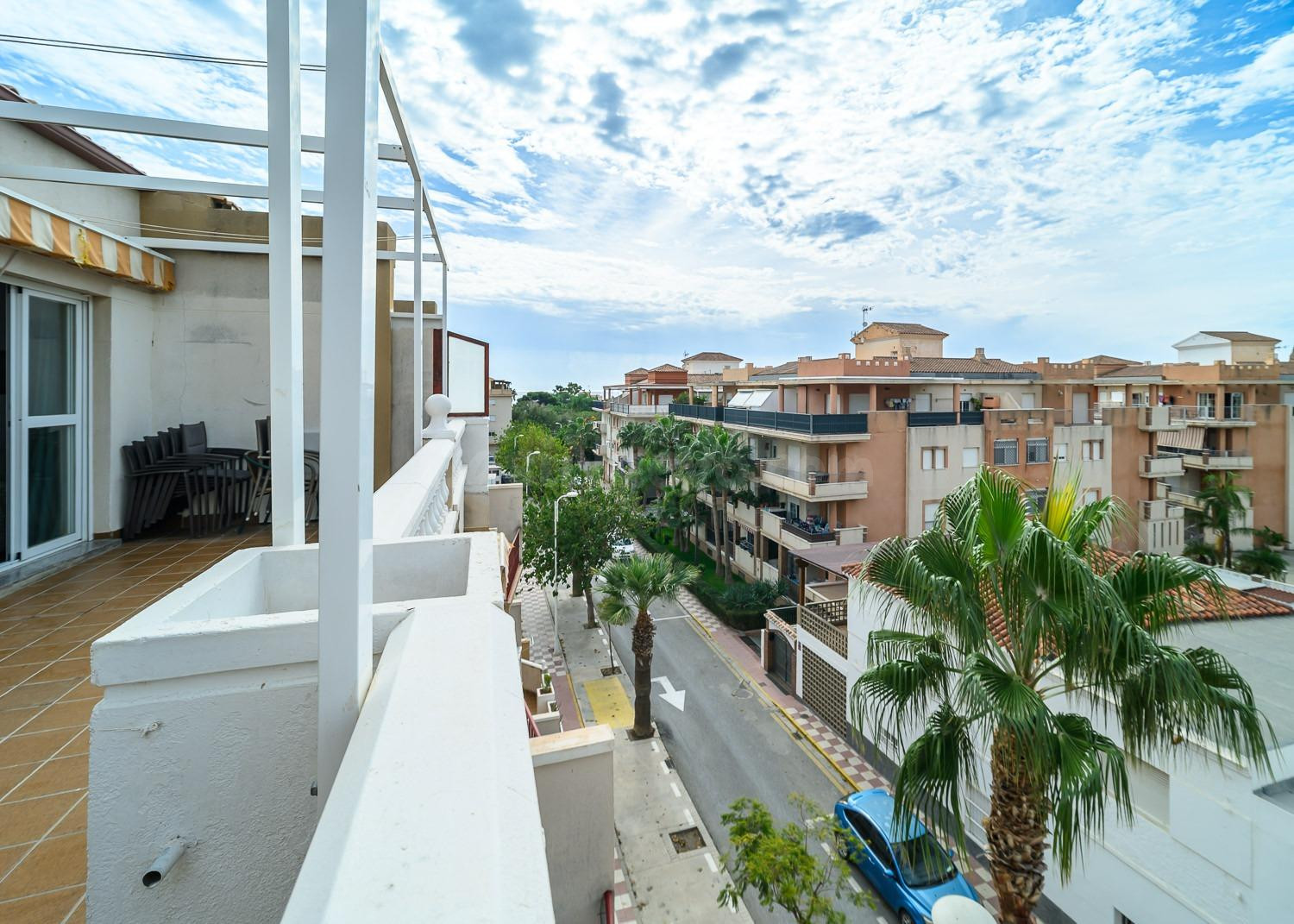 Estupendo piso en venta ubicado en Castell de Ferro - foto 2