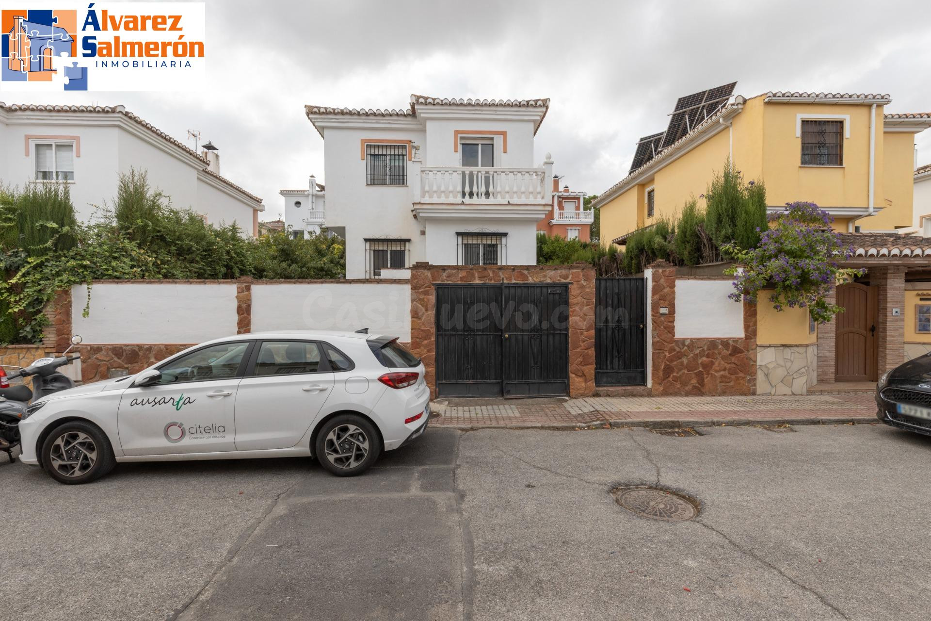 Casa independiente con piscina en La Zubia. - foto 2