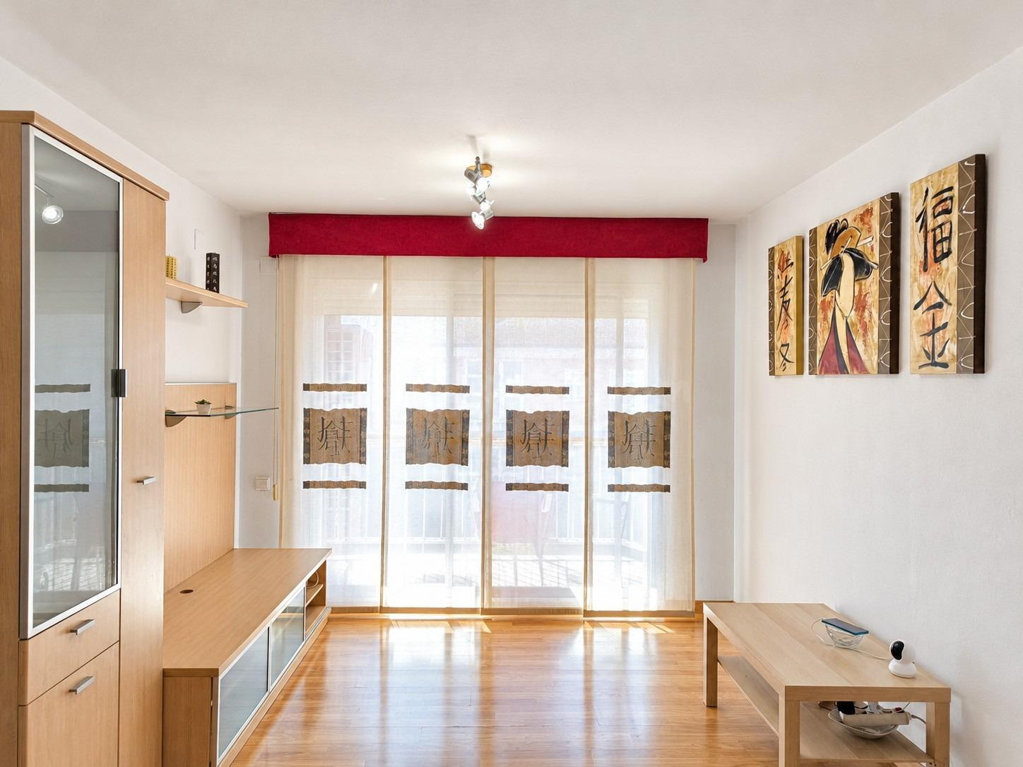 EXCEPCIONAL VIVIENDA EN VIOLANT D'HONGRIA CON PARKING DOBLE, TRASTERO Y ZONA COMUNITARIA