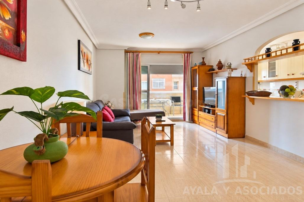 APARTAMENTO EN VENTA CON TERRAZA, PISCINA COMUNITARIA Y PLAZA DE GARAJE, EN LA MANGA DEL MAR MENOR, ZONA DEL ESTACIO
