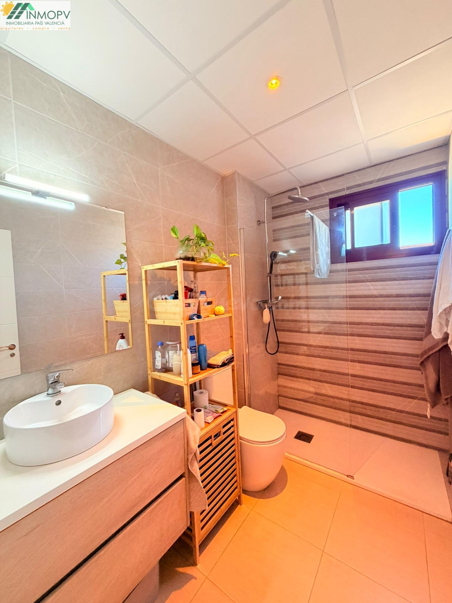 APARTAMENTO ESQUINERO EN PLANTA BAJA CON 2 DORMITORIOS, PISC - foto 3