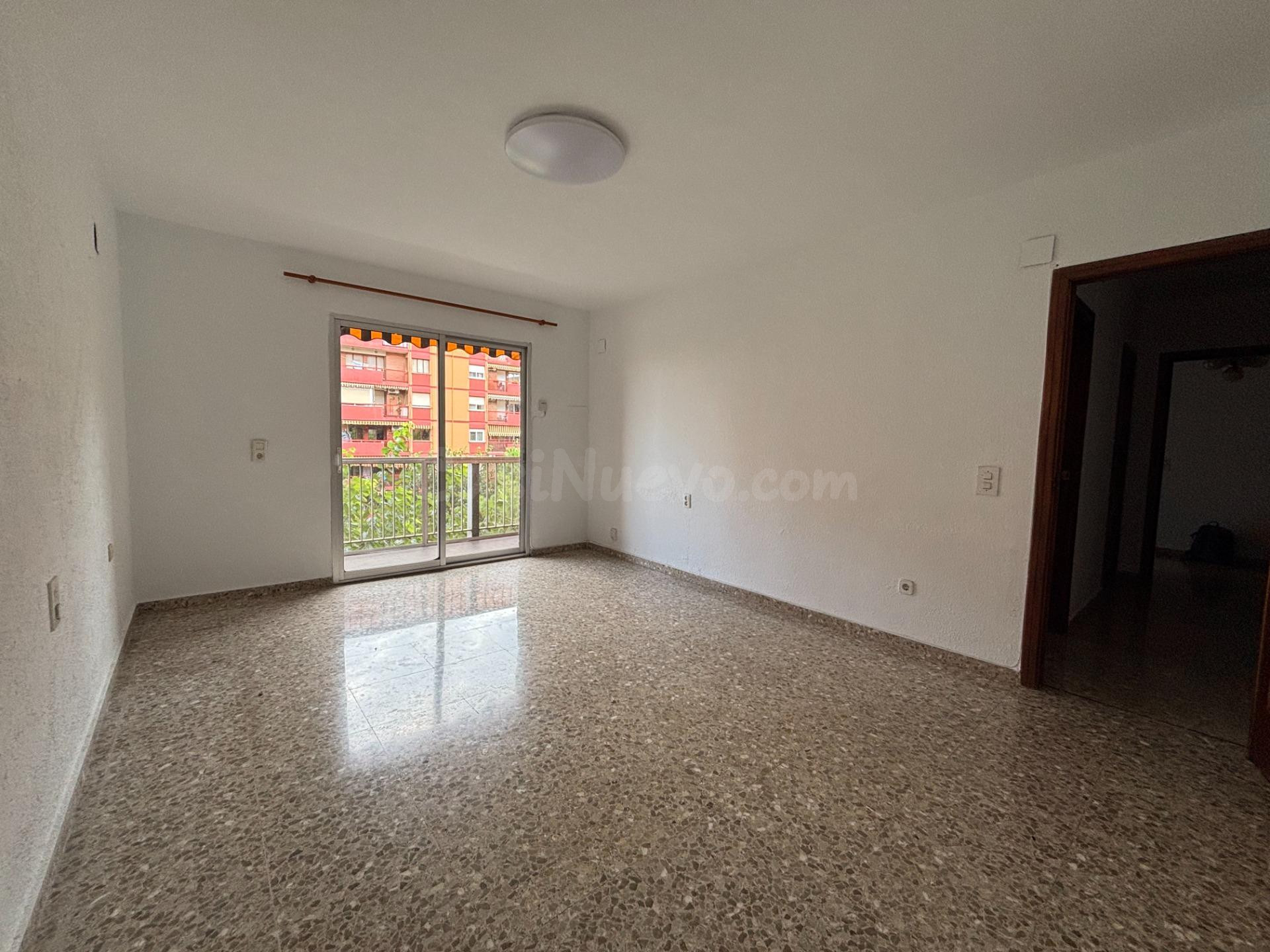 Impecable vivienda de 4 habitaciones en la zona estratégica  - foto 2