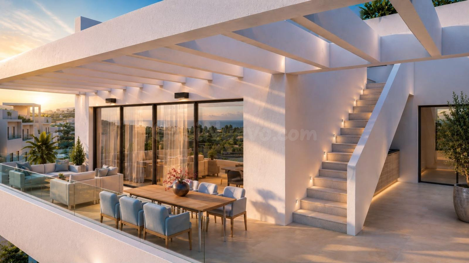 Ático de lujo con piscina infinity privada en Estepona, a 1 km de la playa