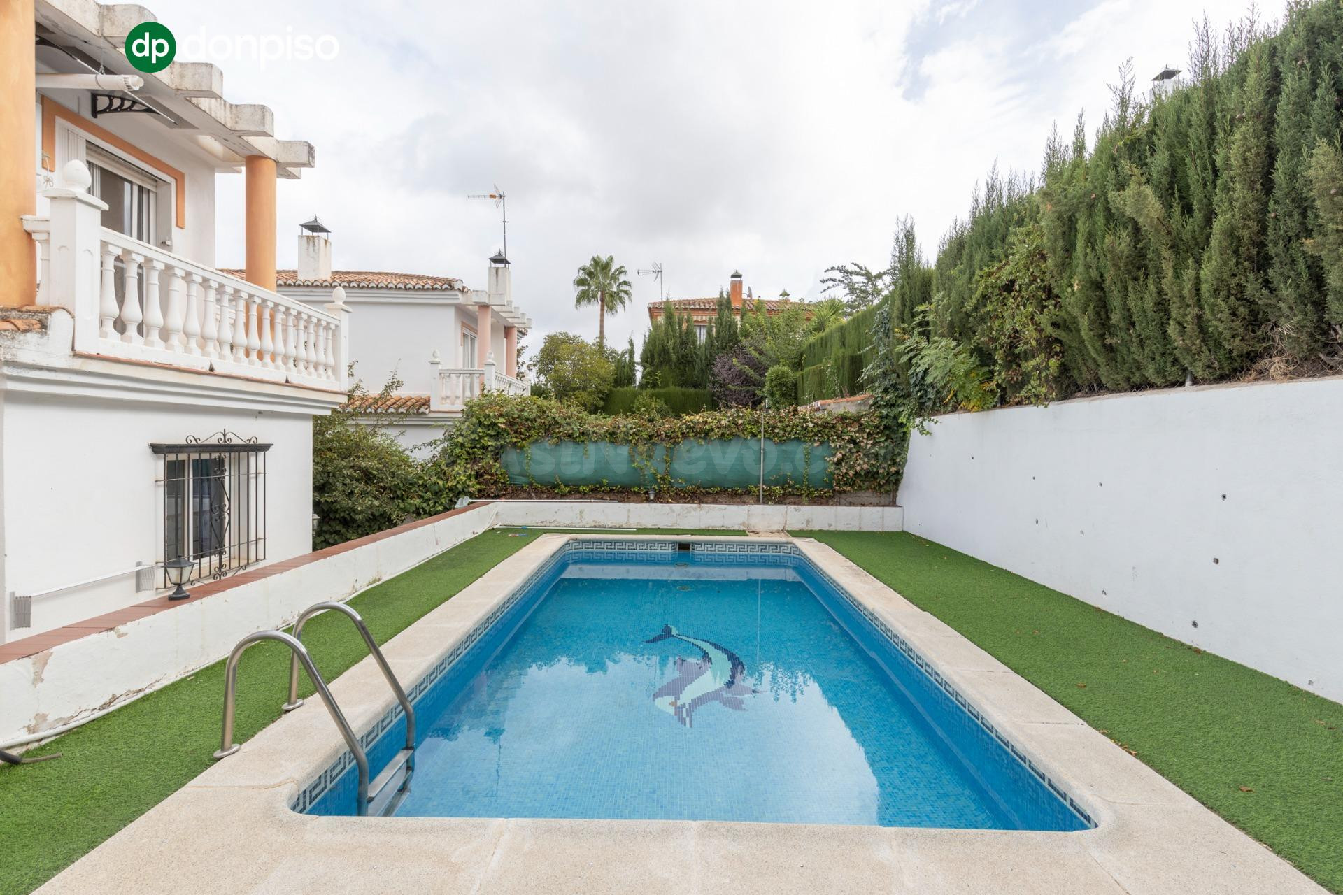 Casa independiente con piscina en La Zubia. - foto 2