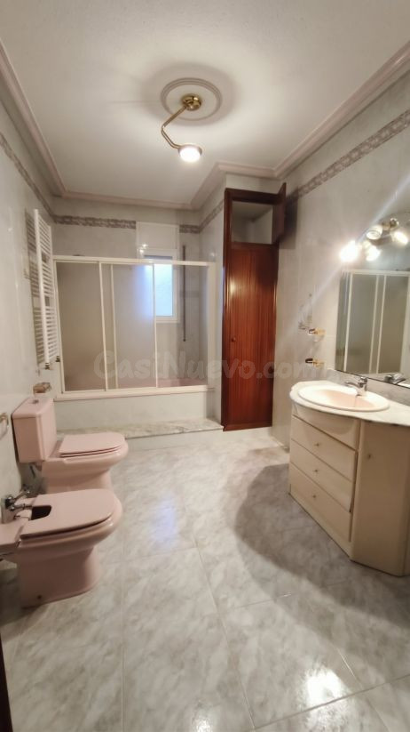 Chalet 5 habitaciones 214m² en venta - Barri de l hostal - foto 5