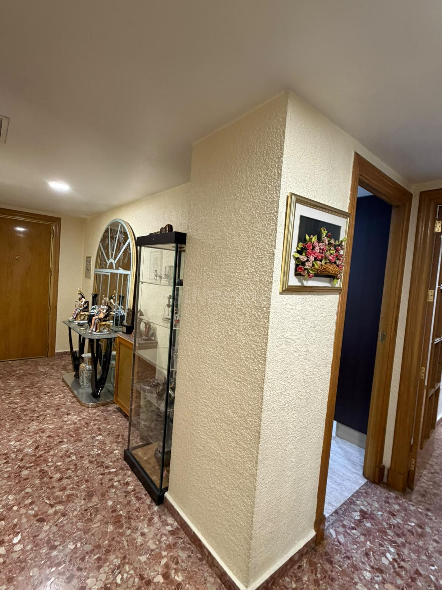 Amplio piso de 4 dormitorios con garaje y trastero junto al  - foto 2