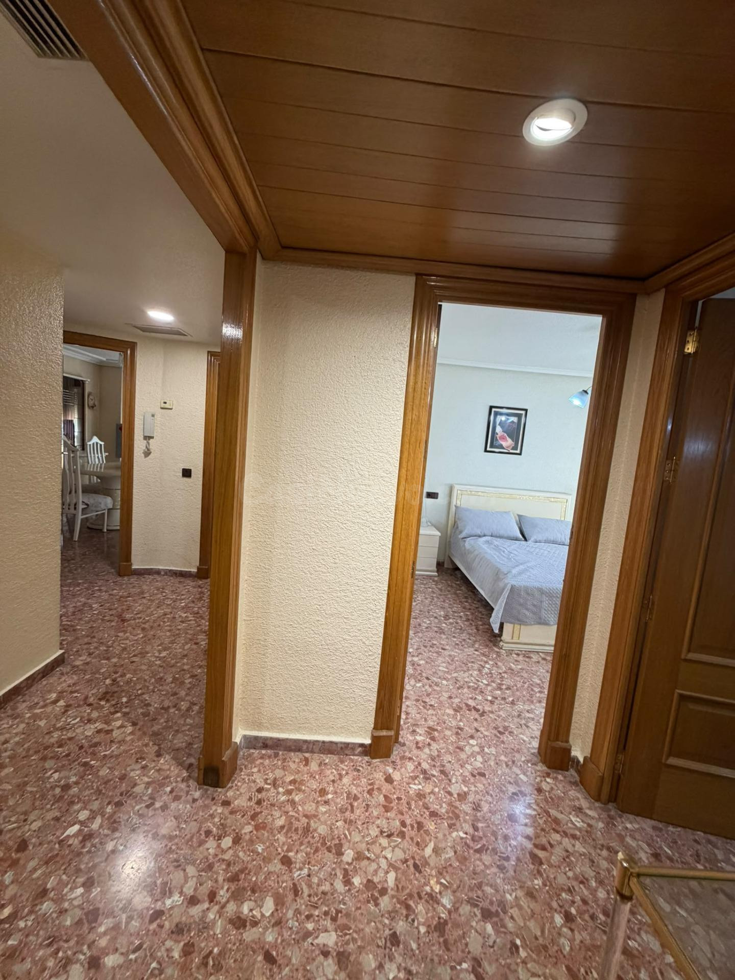 Amplio piso de 4 dormitorios con garaje y trastero junto al  - foto 3