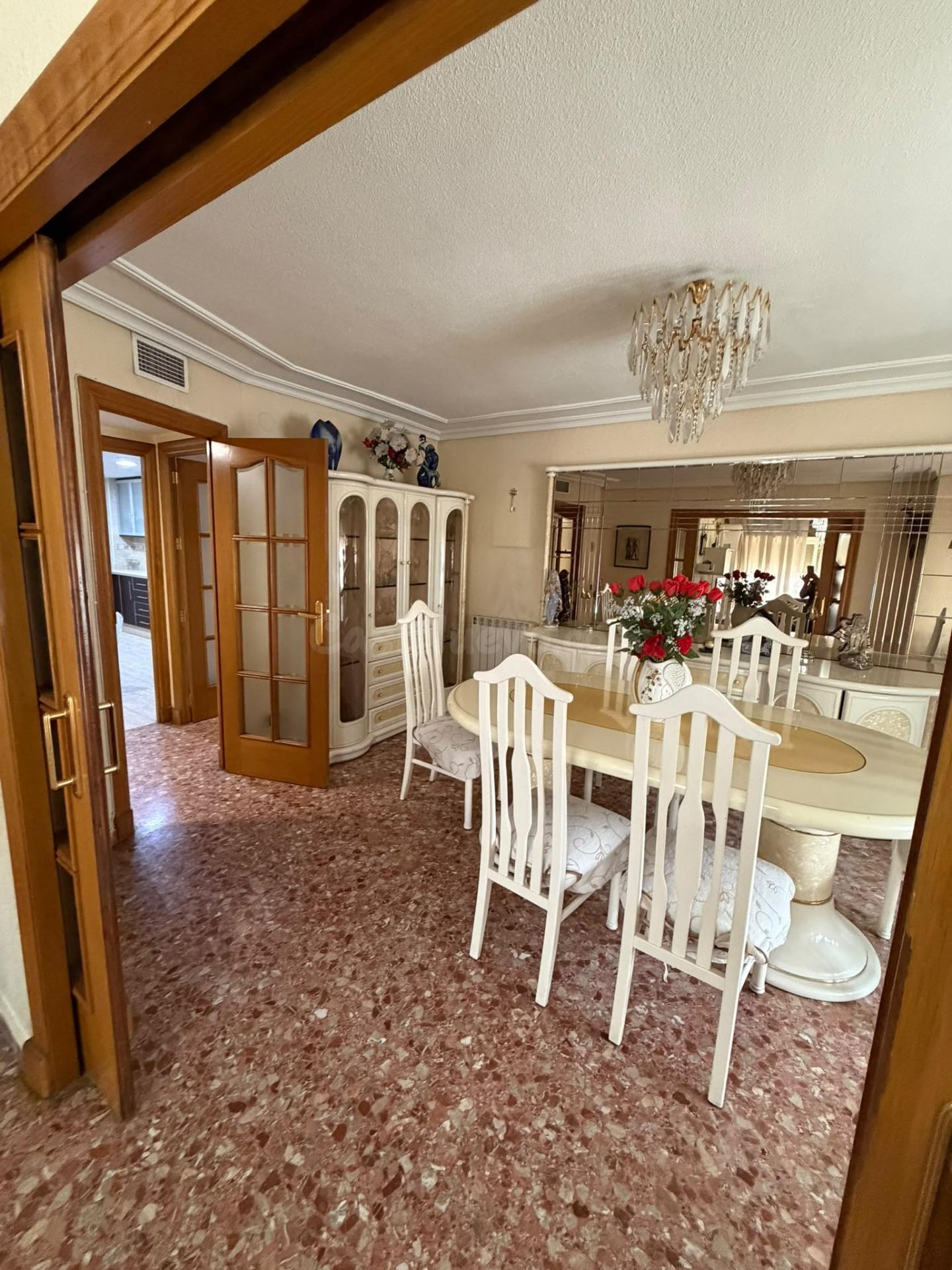 Amplio piso de 4 dormitorios con garaje y trastero junto al  - foto 5