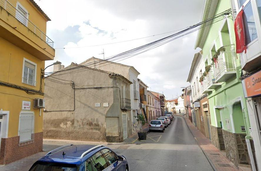 SE VENDE PISO + GARAJE OKUPADOS en Calle DON ELOY Nº 2 Ceutí