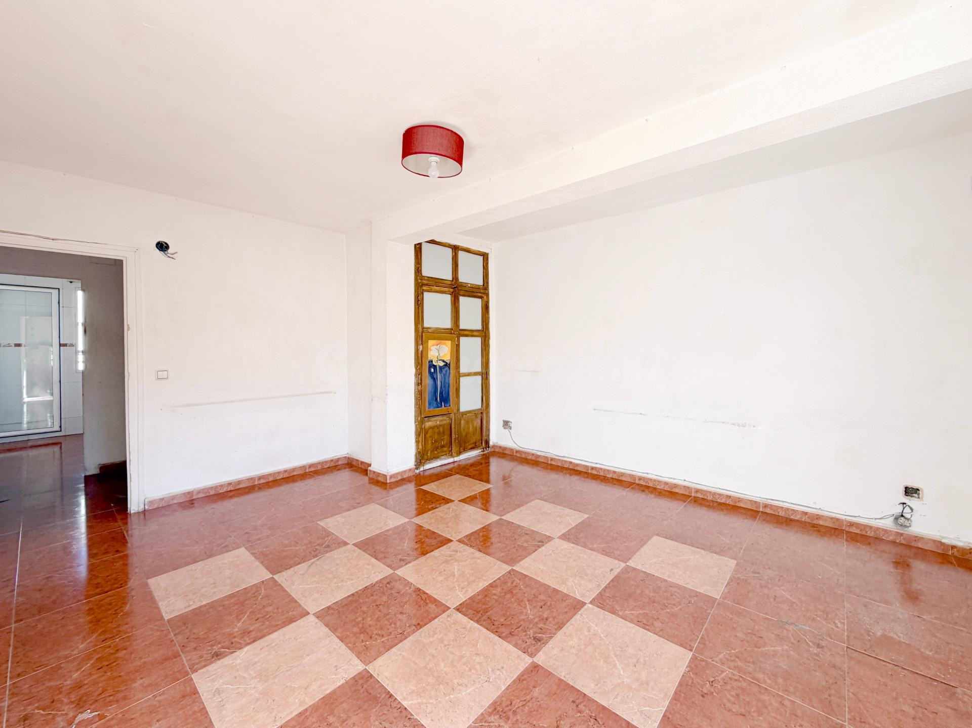 SE VENDE PISO DE TRES DORMITORIOS CON COCINA INDEPENDIENTE P - foto 3