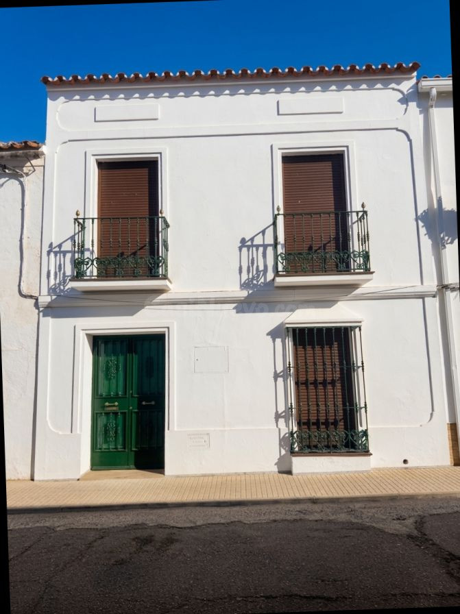 Magnifica casa con dos viviendas en Villanueva del Fresno