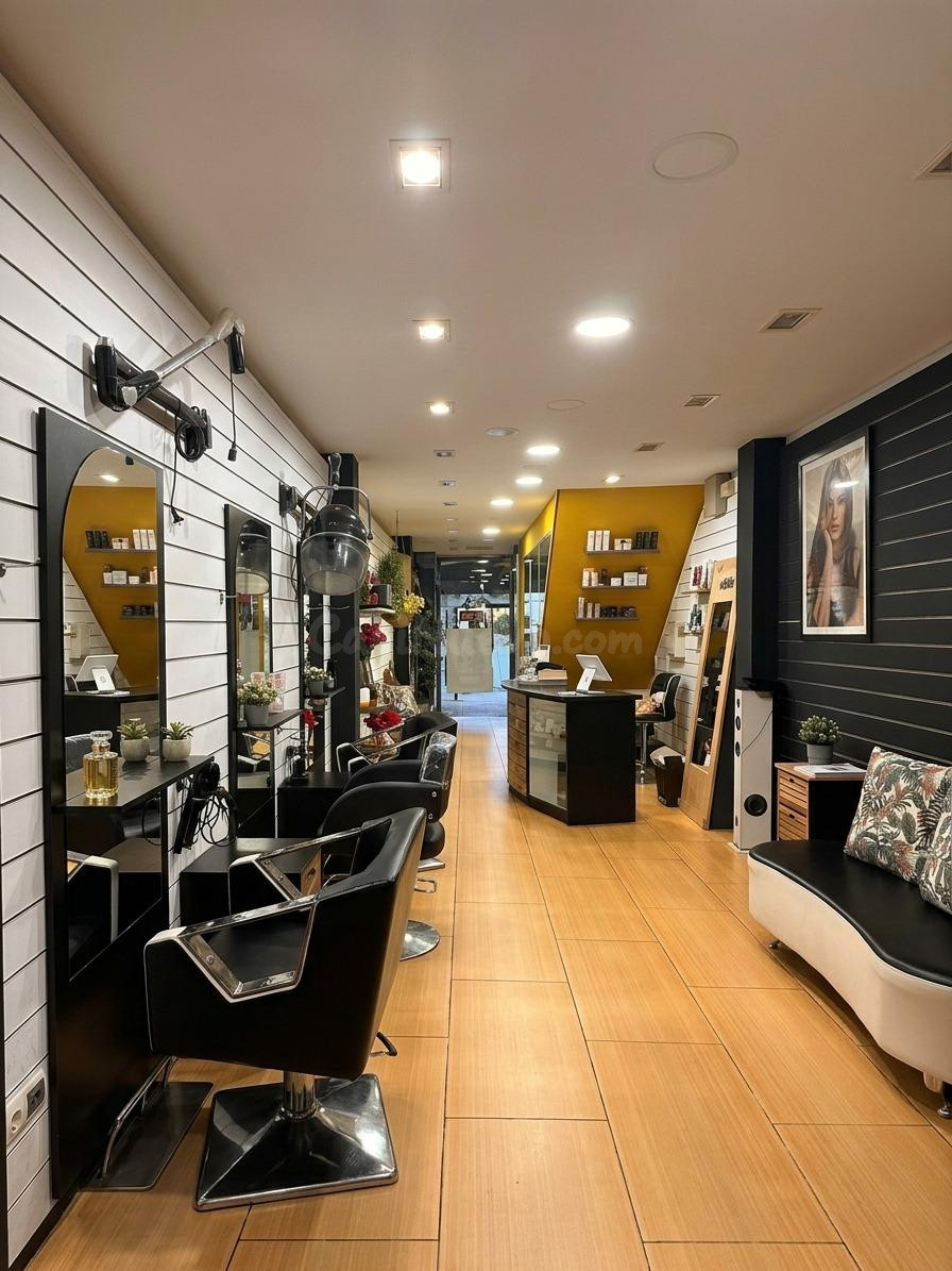PALAMÓS: SE ALQUILA LOCAL COMERCIAL EN MUY BUEN ESTADO, CÉNTRICO. ZONA PLAÇA DELS ARBRES.