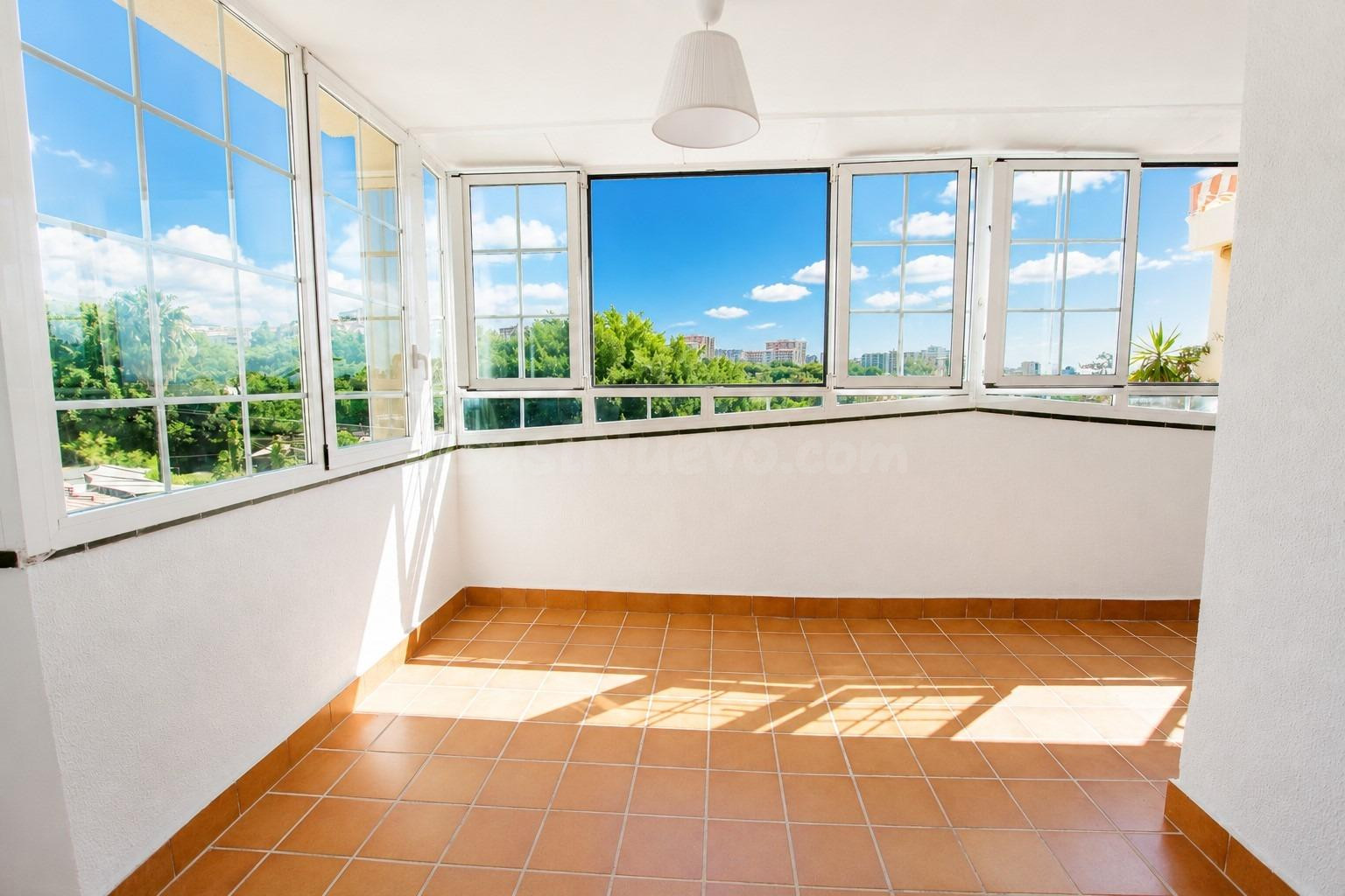 EXCLUSIVO ÁTICO DÚPLEX  CON VISTAS AL MAR Y SOLARIUM EN BENA - foto 5