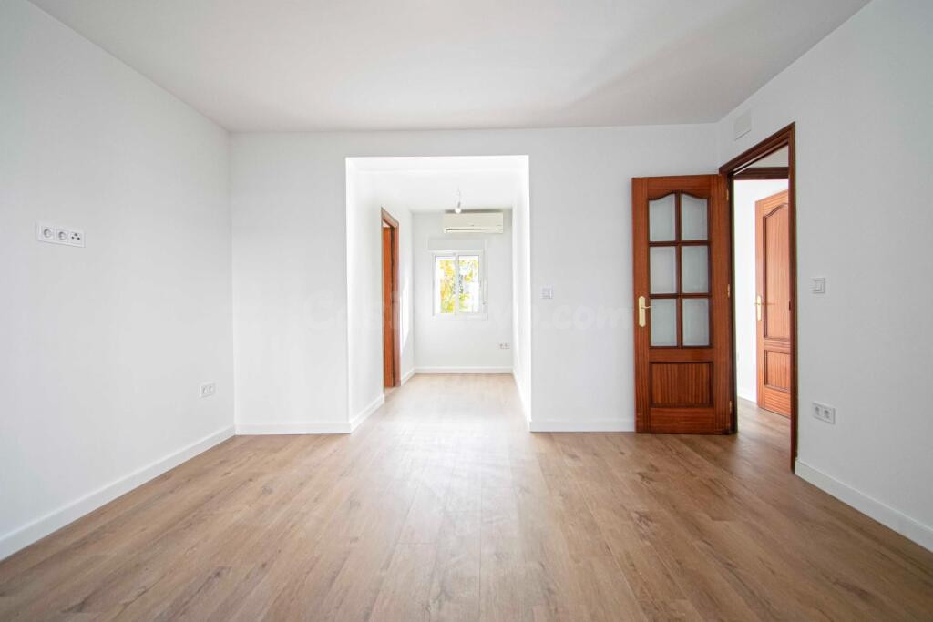 Estupendo piso en Polígono San Pablo, en calle Juan Espantaleón, junto Avda Villas de Cuba!!