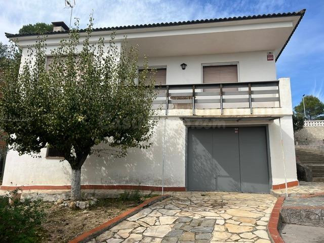 OPORTUNIDAD CASA ESQUINERA PARA ENTRAR