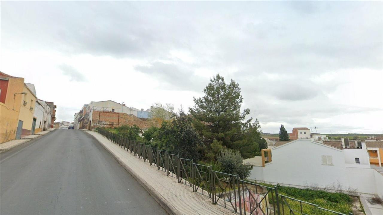 Venta de Casa en Linares, Jaén. NO ADMITE VISITAS
